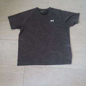 Under Armour Men's  Dark Grey  Camouflage Short Sleeve Shirt, Size XXL